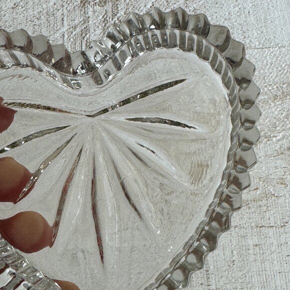 Vintage Clear Glass Heart Shaped Trinket Dish - Picture 4 of 7